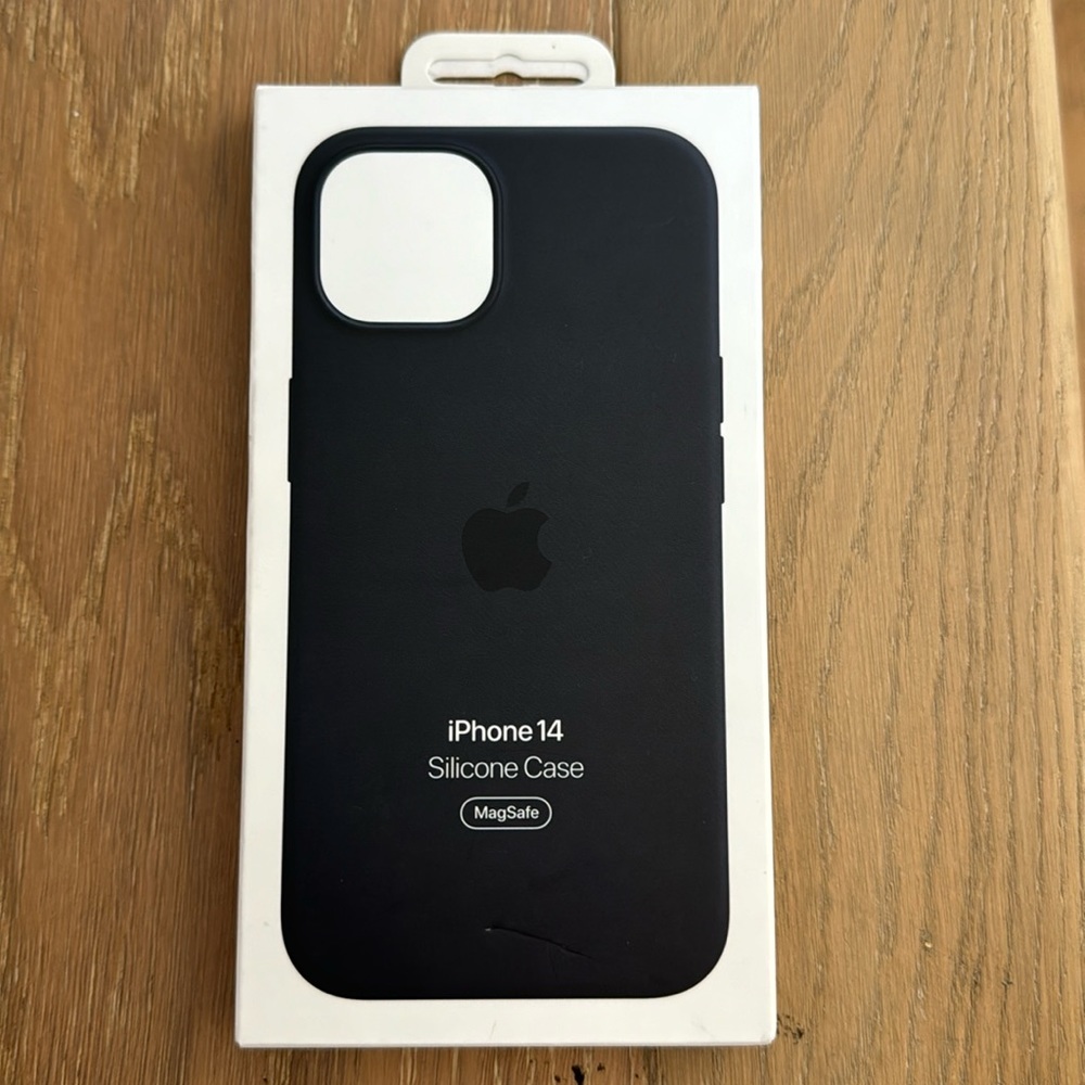 Apple iPhone 14 Silicone Case